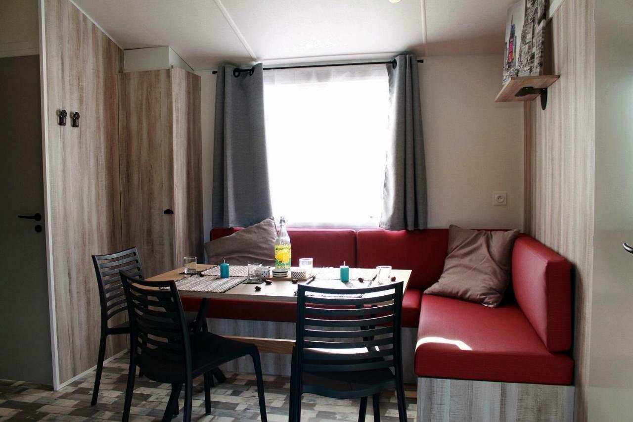 Au Pré De L'étang Camping Sainte-Foy (Vendee)